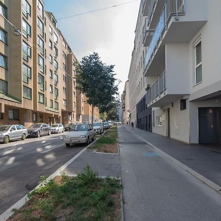 Grosse Terrasse, Klimaanlage Und U-Bahn Naehe Apartamento Viena Exterior foto