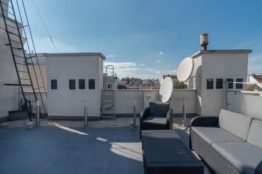 Grosse Terrasse, Klimaanlage Und U-Bahn Naehe Apartamento Viena Exterior foto