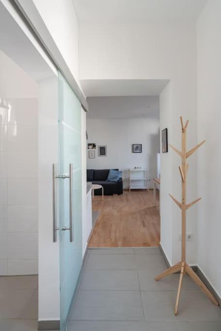 Grosse Terrasse, Klimaanlage Und U-Bahn Naehe Apartamento Viena Exterior foto