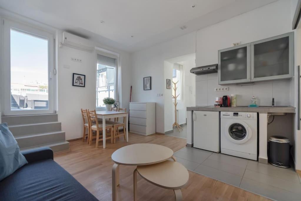 Grosse Terrasse, Klimaanlage Und U-Bahn Naehe Apartamento Viena Exterior foto