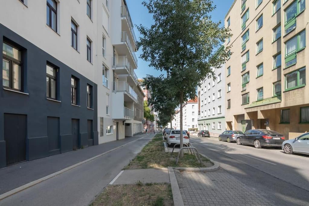 Grosse Terrasse, Klimaanlage Und U-Bahn Naehe Apartamento Viena Exterior foto