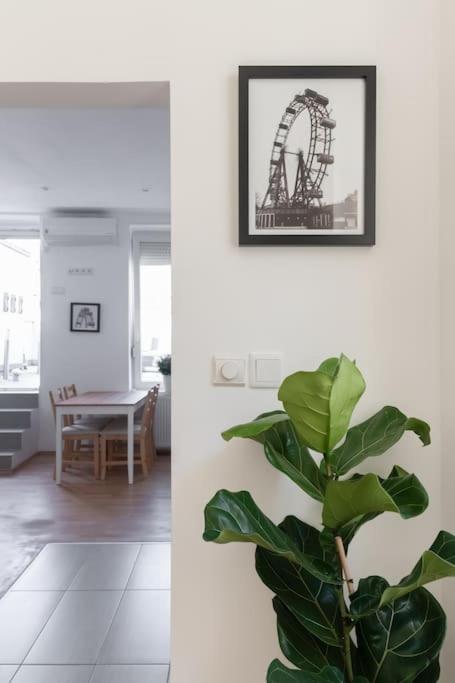 Grosse Terrasse, Klimaanlage Und U-Bahn Naehe Apartamento Viena Exterior foto