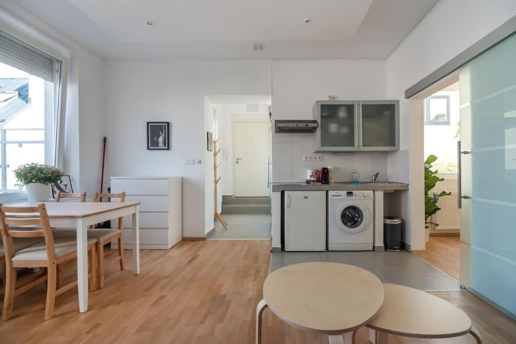 Grosse Terrasse, Klimaanlage Und U-Bahn Naehe Apartamento Viena Exterior foto