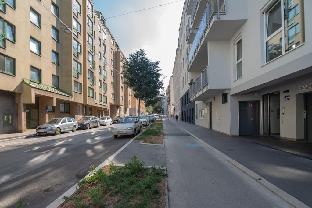 Grosse Terrasse, Klimaanlage Und U-Bahn Naehe Apartamento Viena Exterior foto