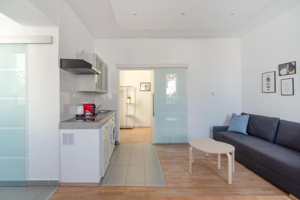 Grosse Terrasse, Klimaanlage Und U-Bahn Naehe Apartamento Viena Exterior foto