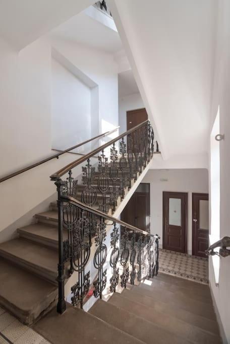 Grosse Terrasse, Klimaanlage Und U-Bahn Naehe Apartamento Viena Exterior foto