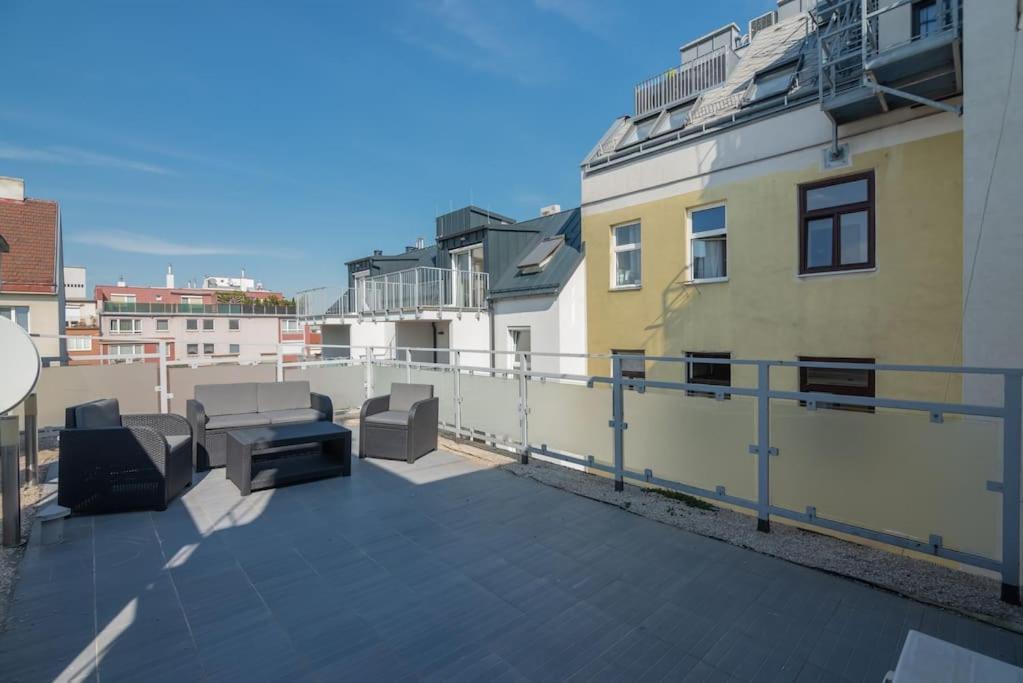 Grosse Terrasse, Klimaanlage Und U-Bahn Naehe Apartamento Viena Exterior foto